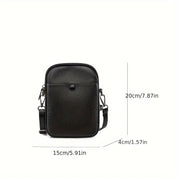 Borsa a tracolla in pelle nera, dimensioni 20x15x4 cm, con tracolla regolabile e chiusura a bottone. Accessorio moda uomo elegante e pratico.