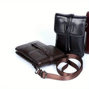 Borse a tracolla in pelle nera e marrone, design elegante, chiusura a patta, ideali per uomo e donna, accessori moda versatili e di tendenza.