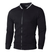 Giacca bomber nera da uomo con zip frontale, colletto a contrasto bianco e nero, maniche lunghe, tasca con zip sulla manica. Moda casual elegante.