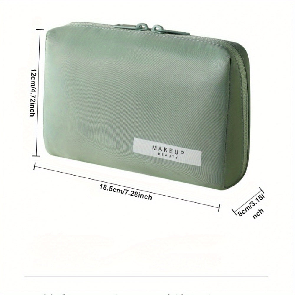Astuccio trucco verde chiaro, dimensioni 18,5x12x8 cm, con zip. Ideale per cosmetici, viaggio, organizzazione beauty. Design elegante e pratico.