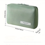 Astuccio trucco verde chiaro, dimensioni 18,5x12x8 cm, con zip. Ideale per cosmetici, viaggio, organizzazione beauty. Design elegante e pratico.