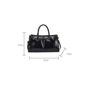 Borsa a mano in pelle nera, dimensioni 31x13x17 cm, elegante e spaziosa, ideale per moda donna, accessori di lusso, shopping e lavoro.
