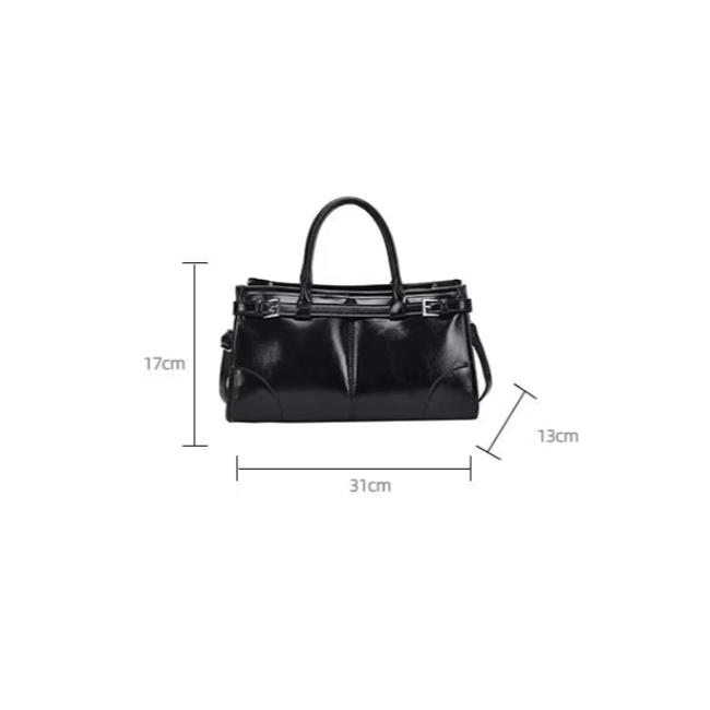 Borsa a mano in pelle nera, dimensioni 31x13x17 cm, elegante e spaziosa, ideale per moda donna, accessori di lusso, shopping e lavoro.