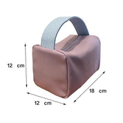 Borsa trucco rosa con manico intrecciato grigio, dimensioni 18x12x12 cm. Ideale per cosmetici, viaggio, organizer compatto ed elegante.