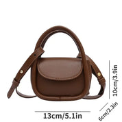 Borsa a tracolla mini in pelle marrone, dimensioni 13x10x6 cm, design elegante e compatto, ideale per moda donna e accessori di tendenza.