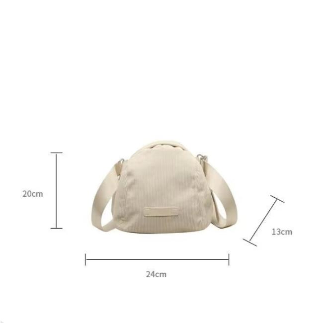 Borsa a tracolla beige in tessuto, dimensioni 24x20x13 cm, design minimalista, ideale per moda casual e quotidiana. Accessorio donna elegante.
