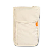 Custodia beige in tessuto con cerniera, tasca frontale e logo arancione. Ideale per protezione dispositivi elettronici. Accessorio pratico e leggero.