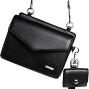 Borsa a tracolla nera in pelle sintetica con chiusura a patta e mini borsellino abbinato. Elegante accessorio moda donna.