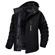 Giacca invernale nera da uomo con cappuccio, interno foderato in pelliccia sintetica, tasca con zip gialla, ideale per escursioni e sport all'aperto.