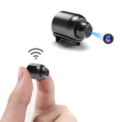 Mini telecamera wireless portatile, design compatto, connettività Wi-Fi, ideale per sorveglianza discreta e sicurezza domestica.