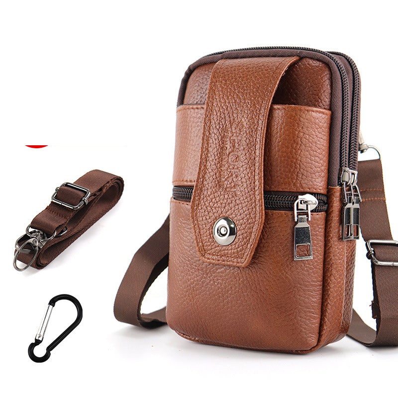 Borsa a tracolla in pelle marrone con cerniere multiple, cinturino regolabile e moschettone. Design compatto, ideale per uomo e donna.