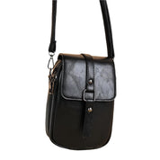 Borsa a tracolla in pelle nera, design elegante e compatto, chiusura con fibbia, ideale per uomo, accessorio moda versatile e pratico.