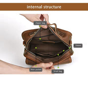 Borsa a tracolla in pelle marrone aperta, mostra tasca principale, tasca con zip e tasca piccola. Design elegante e funzionale per uomo e donna.