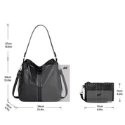 Borsa a tracolla nera in pelle con borchie, dimensioni 34x33x12 cm, include pochette 17x11 cm. Design elegante, perfetta per uso quotidiano.