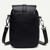 Borsa a tracolla nera in pelle sintetica, design elegante e minimalista, chiusura con patta, ideale per uomo, accessorio moda versatile.
