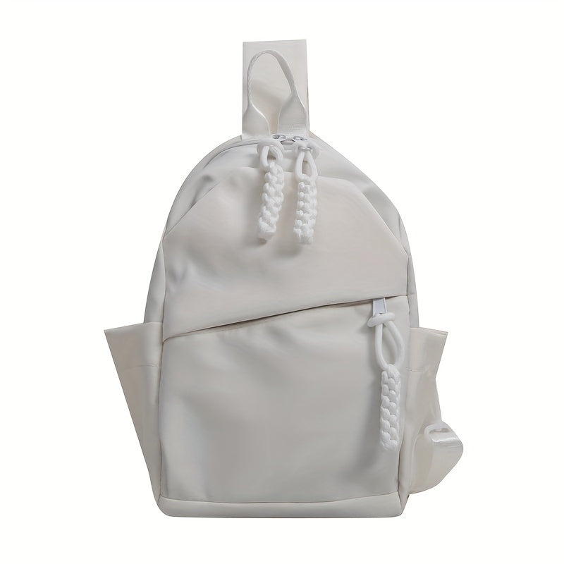 Zaino bianco elegante in pelle sintetica, design minimalista, tasche laterali, chiusura con cerniera, perfetto per scuola o viaggio.
