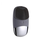 Dispositivo di pulizia viso in silicone grigio, spazzola elettrica per esfoliazione e massaggio, impermeabile, ricaricabile, cura della pelle.