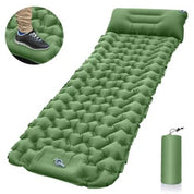 Materassino gonfiabile verde per campeggio con cuscino integrato, resistente e compatto, ideale per escursioni e outdoor. Include sacca di trasporto.