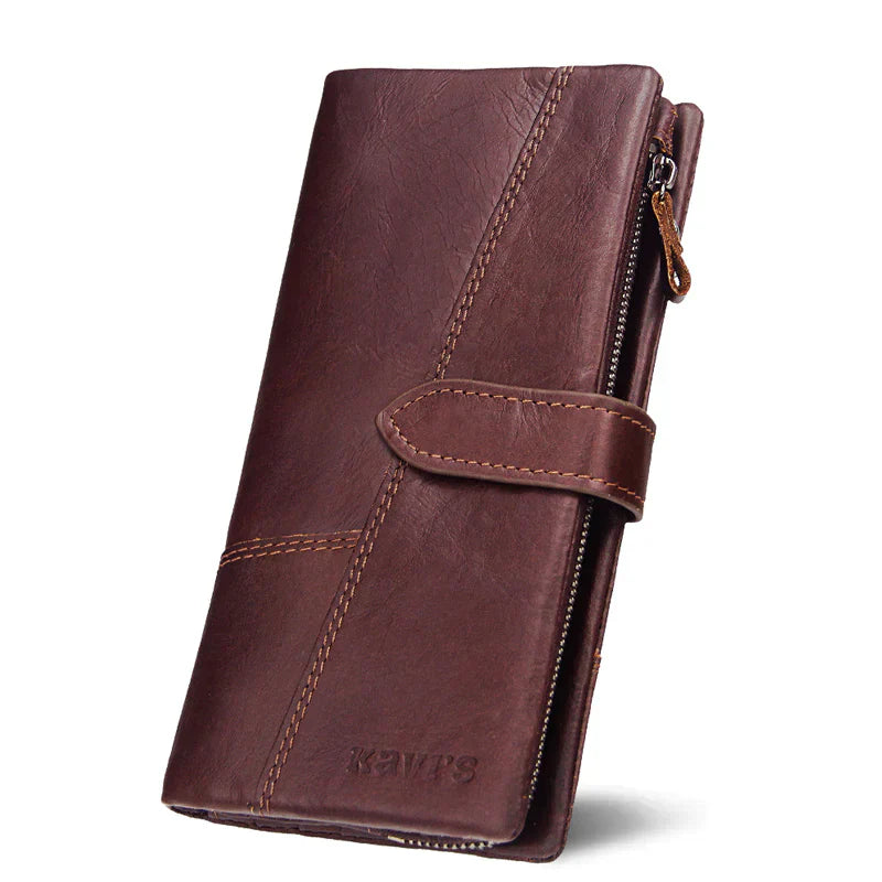 Portafoglio lungo in pelle marrone con chiusura a bottone e cerniera laterale, design elegante e cuciture a contrasto, accessorio moda uomo.