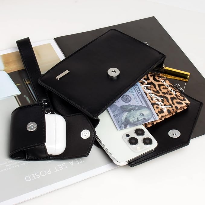 Portafoglio nero in pelle con chiusura a bottone, contenente smartphone, banconota da 100 dollari, custodia AirPods e portacarte leopardato.