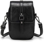 Borsa a tracolla in pelle nera, design elegante con chiusura a fibbia, ideale per uomo e donna. Accessorio moda versatile e pratico.