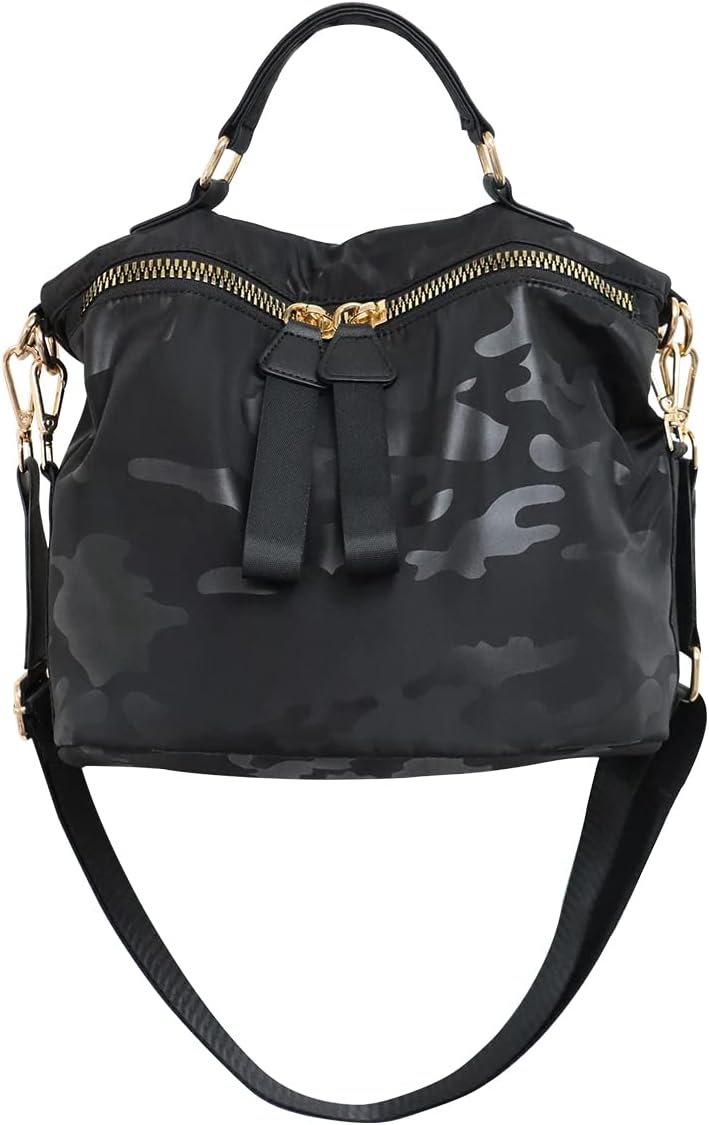 Borsa a tracolla nera con motivo mimetico, cerniere dorate e manico superiore. Design elegante e versatile per moda urbana.