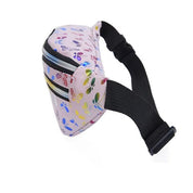 Marsupio colorato con stampa floreale, cerniera doppia e cintura regolabile nera. Accessorio moda pratico per viaggi e attività all'aperto.