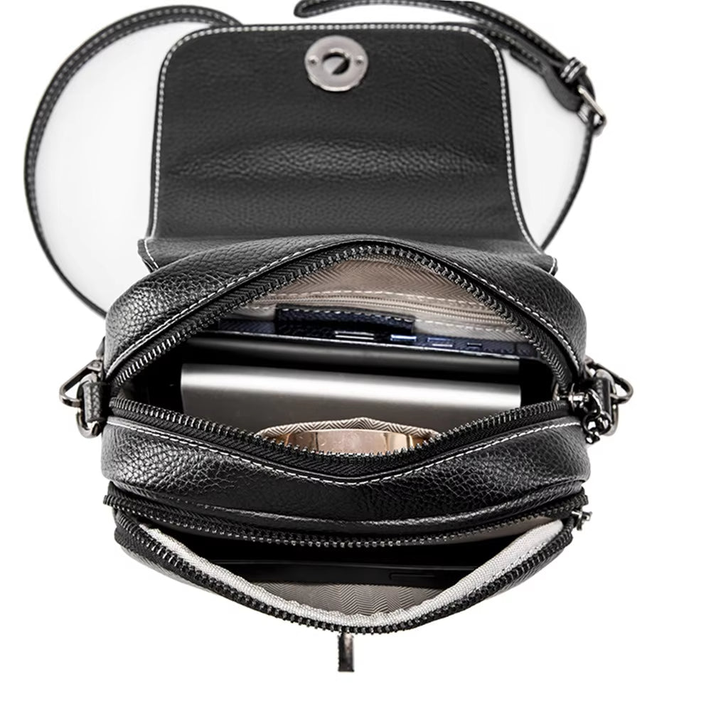 Borsa a tracolla in pelle nera con cerniera aperta, scomparti multipli, design elegante e compatto, ideale per donna, accessorio moda versatile.