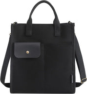 Borsa tote nera in tela con tasca frontale, manici e tracolla regolabile. Design elegante e funzionale, ideale per uso quotidiano e lavoro.