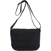 Borsa a tracolla nera imbottita, design minimalista, tessuto resistente, ideale per uso quotidiano. Accessorio moda versatile e pratico.
