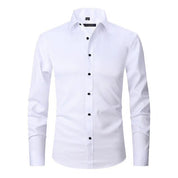 Camicia bianca da uomo a maniche lunghe, elegante e slim fit, con bottoni neri. Ideale per abbigliamento formale e casual.