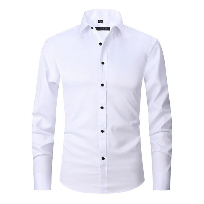 Camicia bianca da uomo a maniche lunghe, elegante e slim fit, con bottoni neri. Ideale per abbigliamento formale e casual.