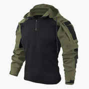 Giacca tattica uomo, verde e nera, con cappuccio e zip, design militare, maniche regolabili, ideale per outdoor e attività sportive.