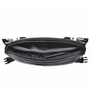 Borsa a tracolla nera impermeabile, vista dall'alto, con cerniera aperta e scomparto spazioso. Accessorio moda unisex, ideale per viaggio e lavoro.