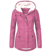 Giacca invernale donna rosa con cappuccio foderato in pelliccia sintetica, chiusura a zip, tasche frontali. Elegante e calda per l'inverno.