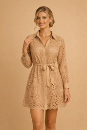 Abito Elegante in Pizzo con Maniche Lunghe e Scollo a V per Donna 2