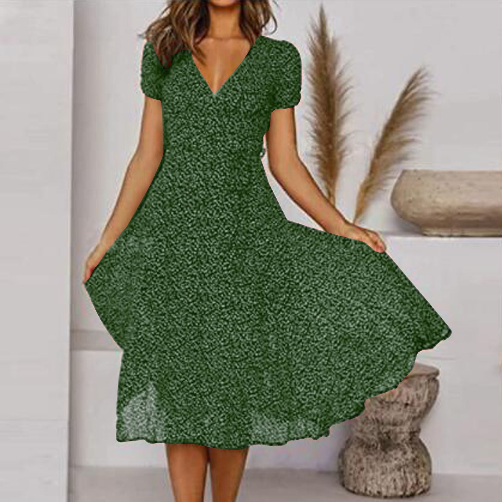 Abito a Linea con Scollo a V e Gonna Fluida per Donne - Elegante e Versatile 0