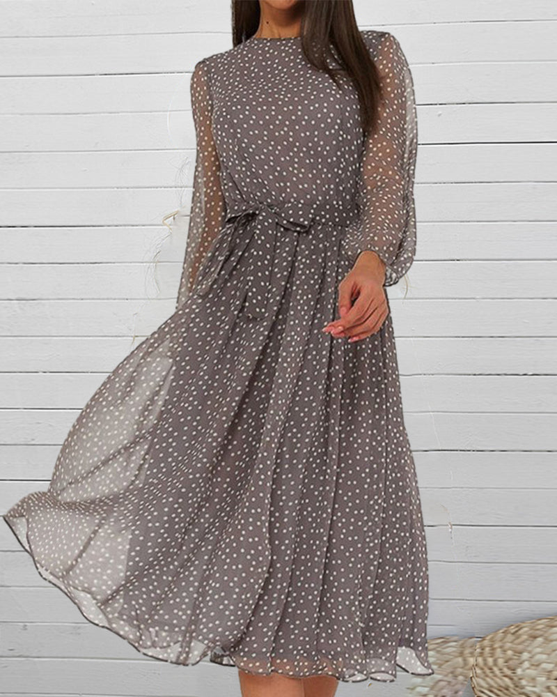 Abito da donna ampio a pois con maniche lunghe e silhouette a trapezio, elegante e casual 1