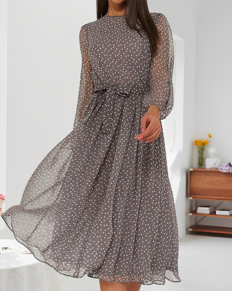 Abito da donna ampio a pois con maniche lunghe e silhouette a trapezio, elegante e casual 2