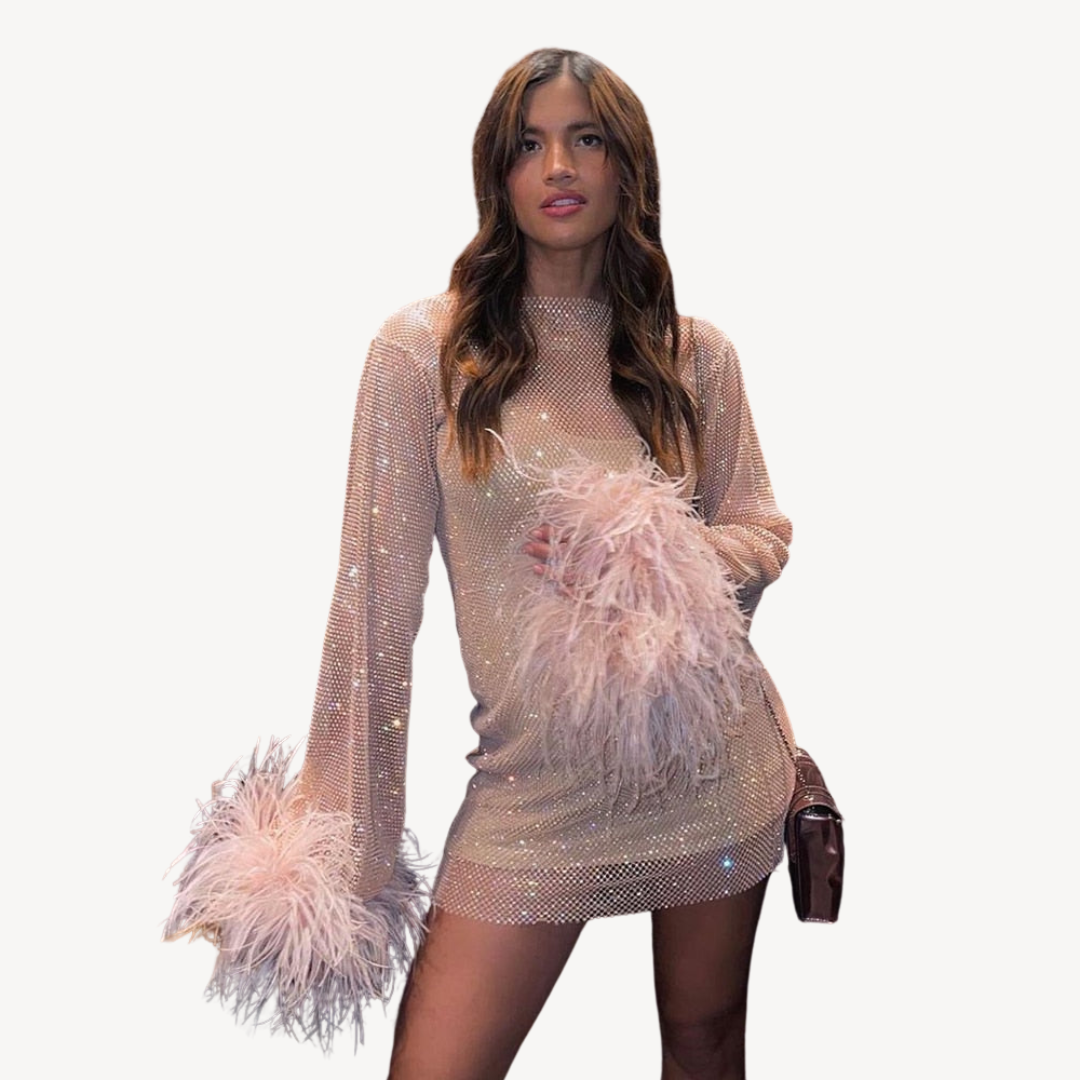 Abito da sera con paillettes e piume da donna | Capodanno 3