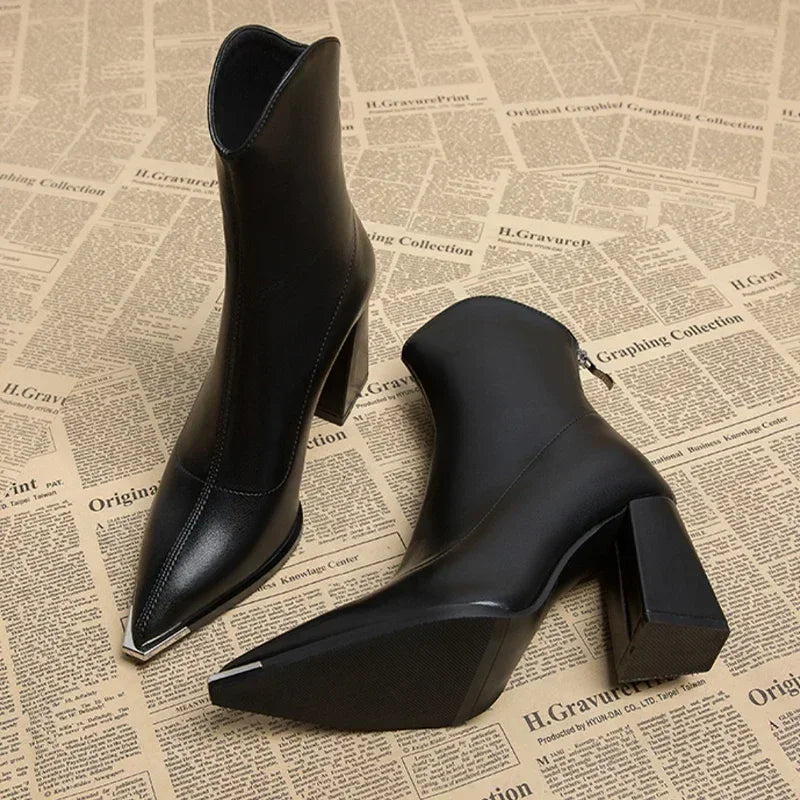 Angela | Damen-Frühjahrs-Stiefeletten mit spitzer Kappe und Absatz 4