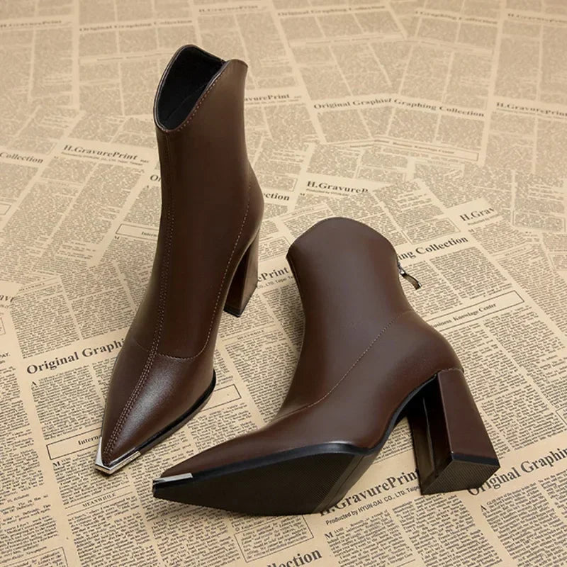 Angela | Damen-Frühjahrs-Stiefeletten mit spitzer Kappe und Absatz 8