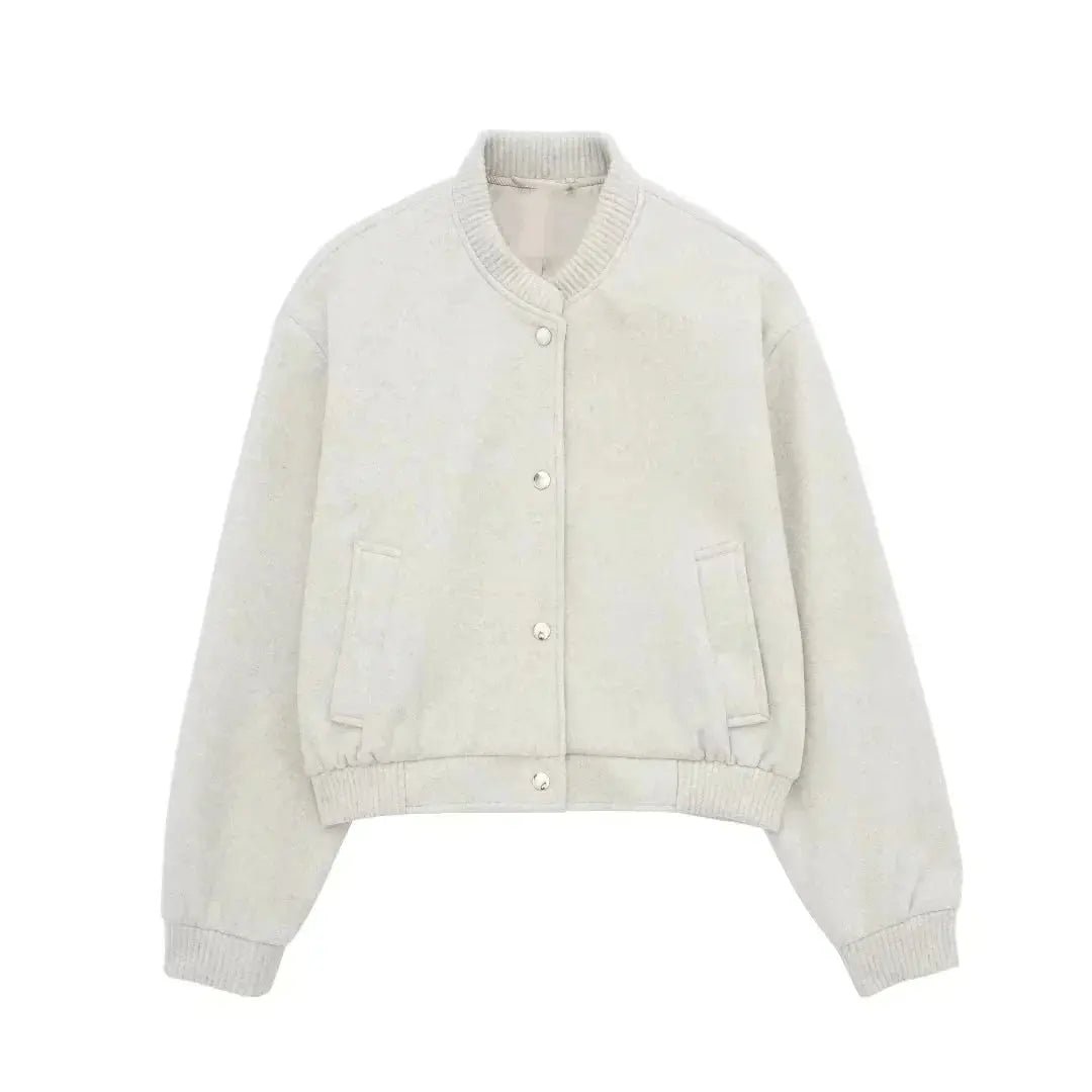 Giacca bomber donna beige, tessuto morbido, chiusura a bottoni, tasche laterali, stile casual, moda autunno inverno, abbigliamento femminile.