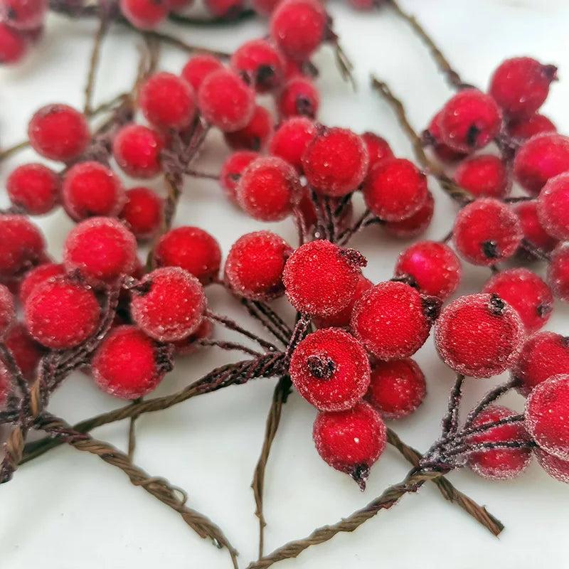 Berry Splendor | Mazzo di bacche natalizie finte per composizioni floreali festive 1