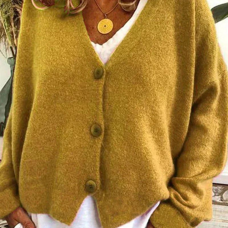 Birgit | Damen Freizeit-Strickjacke mit V-Ausschnitt und Knöpfen 1