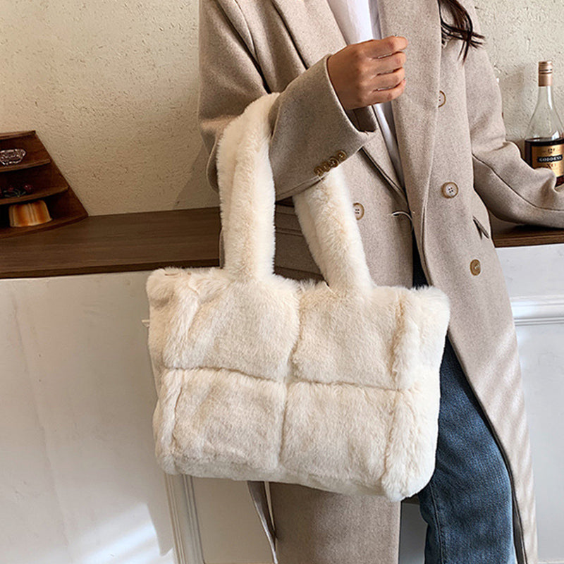 Borsa a mano in peluche elegante da donna, accessorio invernale versatile 1