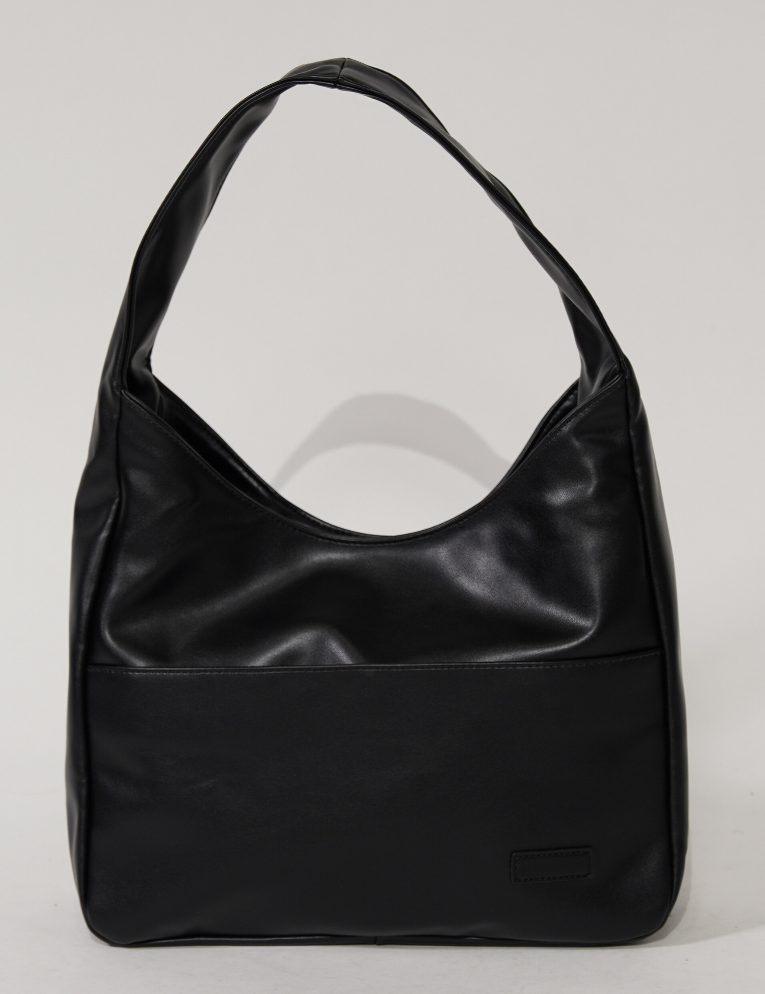 Borsa a tracolla pratica ed elegante da donna in pelle vegana 10