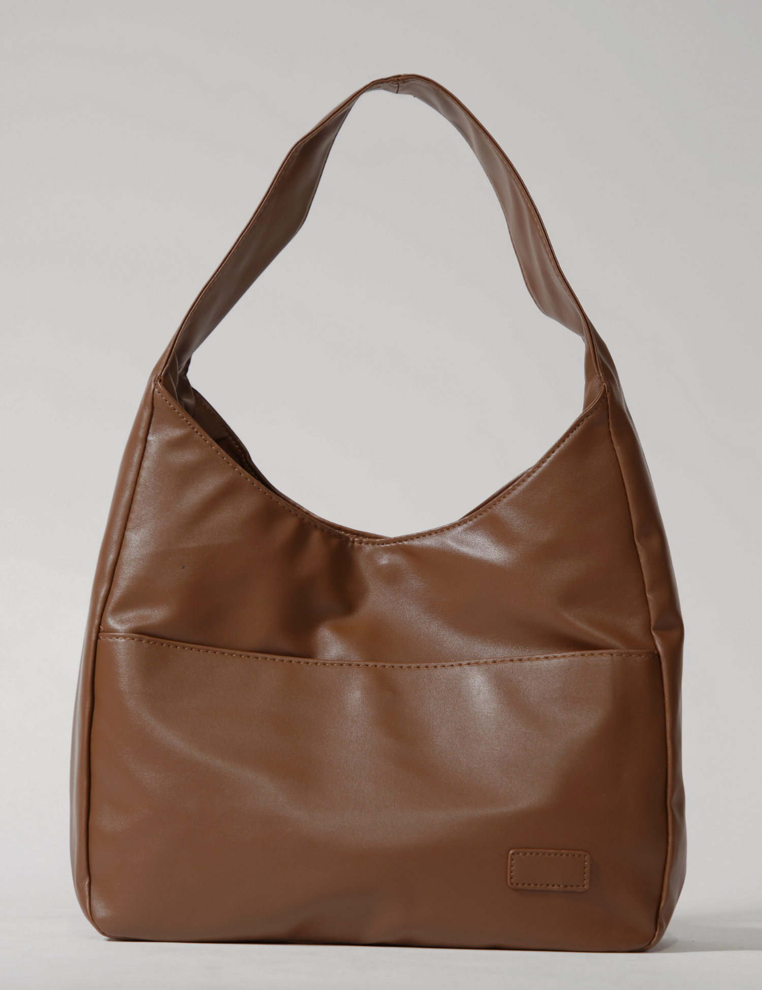 Borsa a tracolla pratica ed elegante da donna in pelle vegana 9