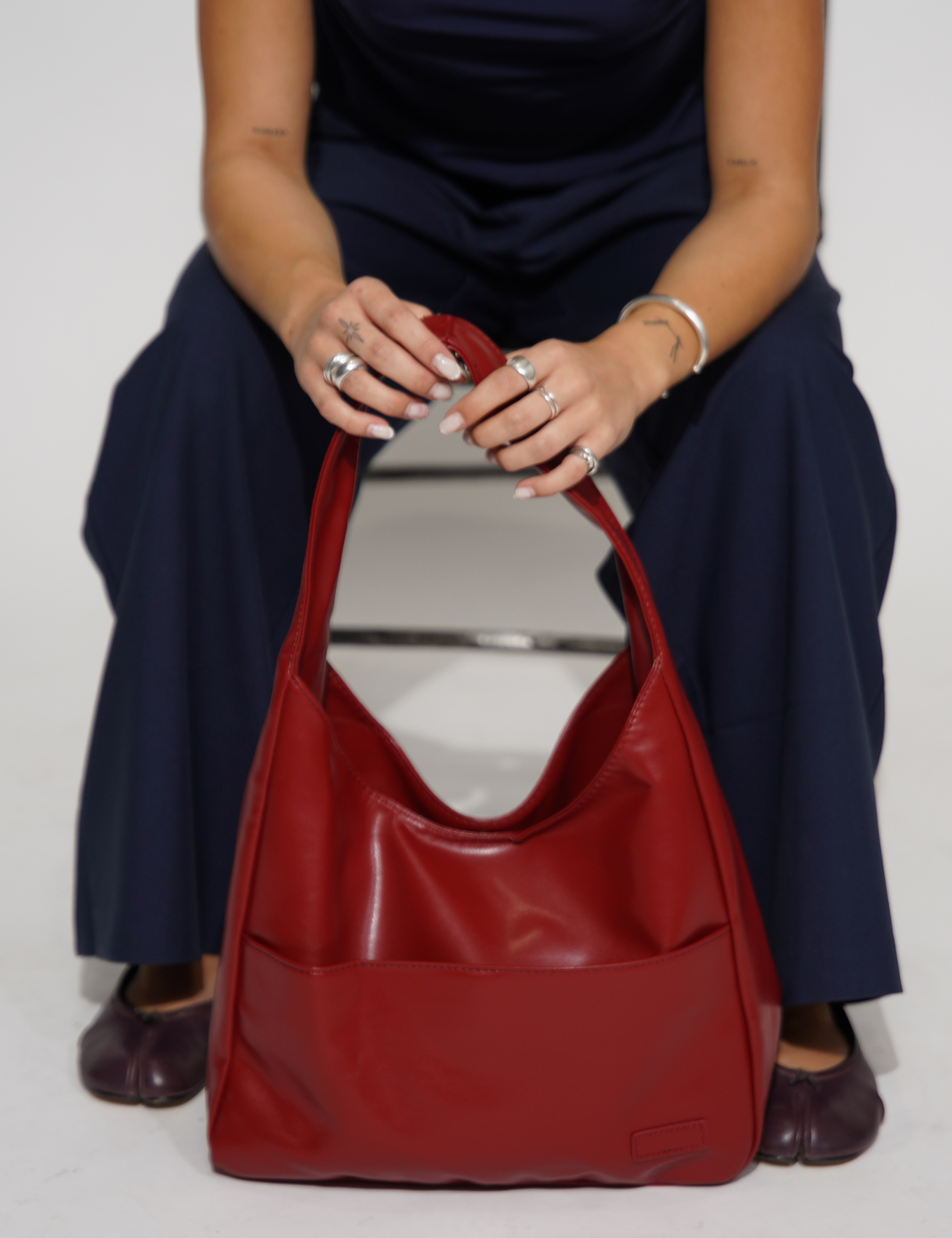 Borsa a tracolla rotonda elegante da donna in pelle vegana 1