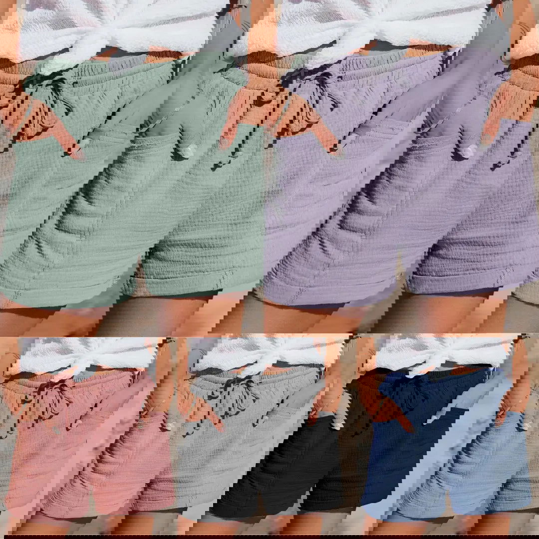 Immagine astratta con bande orizzontali colorate, glitch digitale, arte moderna, sfondo vibrante, texture visiva, design creativo.